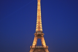 the eiffel tower and its beacon light at twilight viewed from trocadero 1443